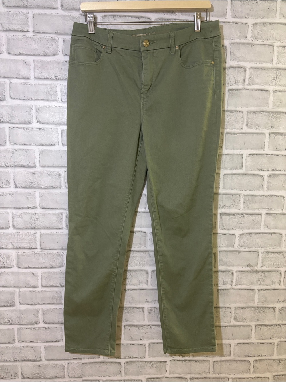 Chico’s so slimming girlfriend ankle Olive Green Slimming Crop Pants - 8R